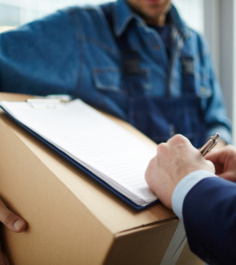 Man accepting delivery of online treatment | How it works | e-Surgery